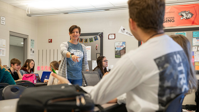 Jennifer Baxter teaching in class.